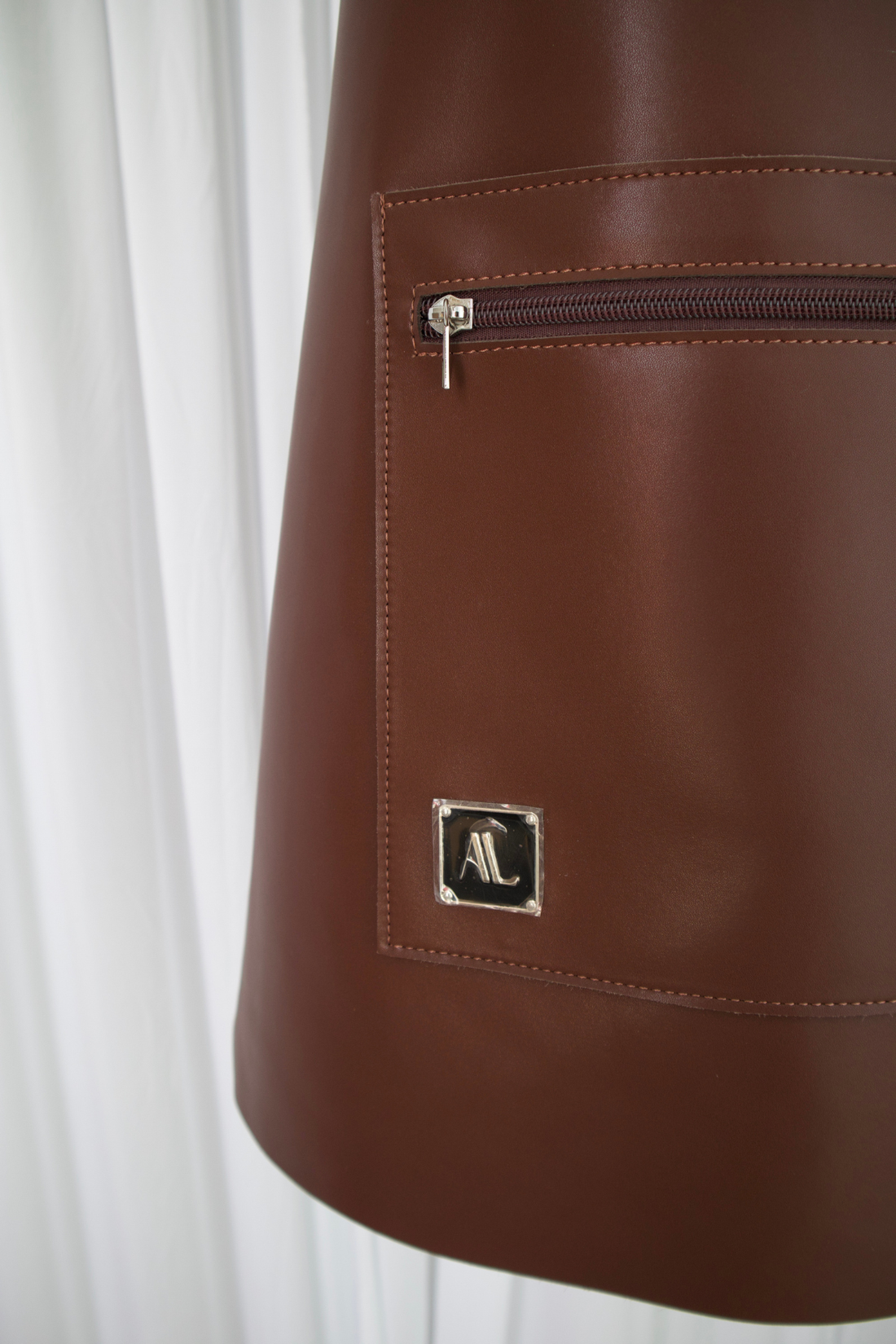 The Apron - Brown / Red  Leather - Sample
