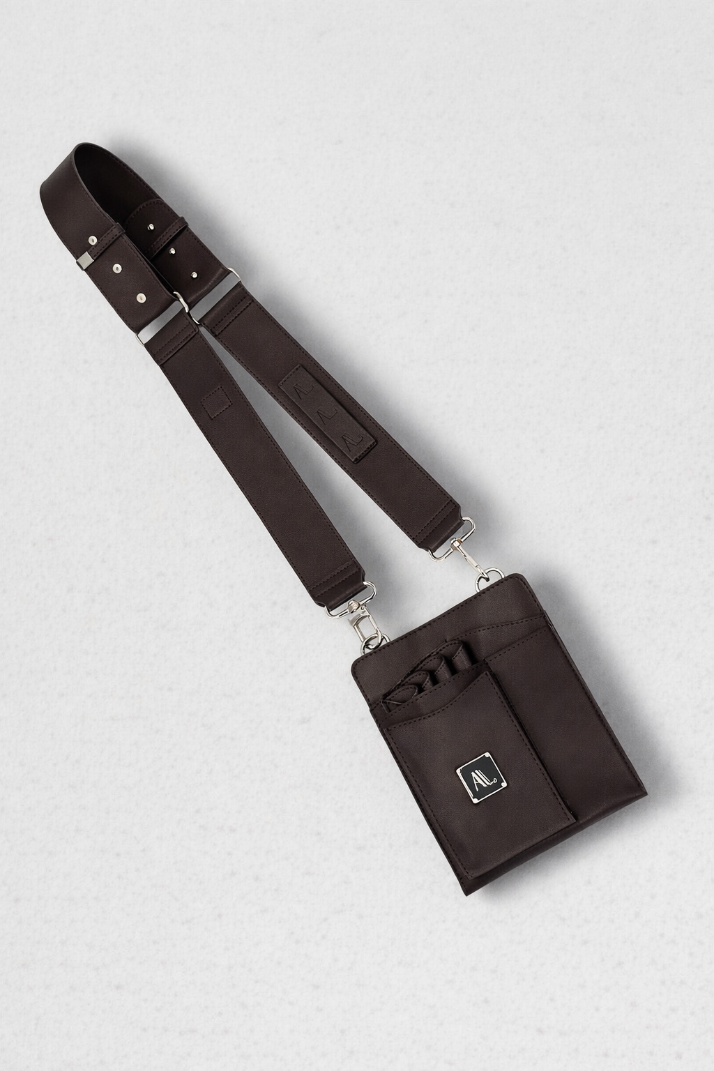 Dual Pouch Set.