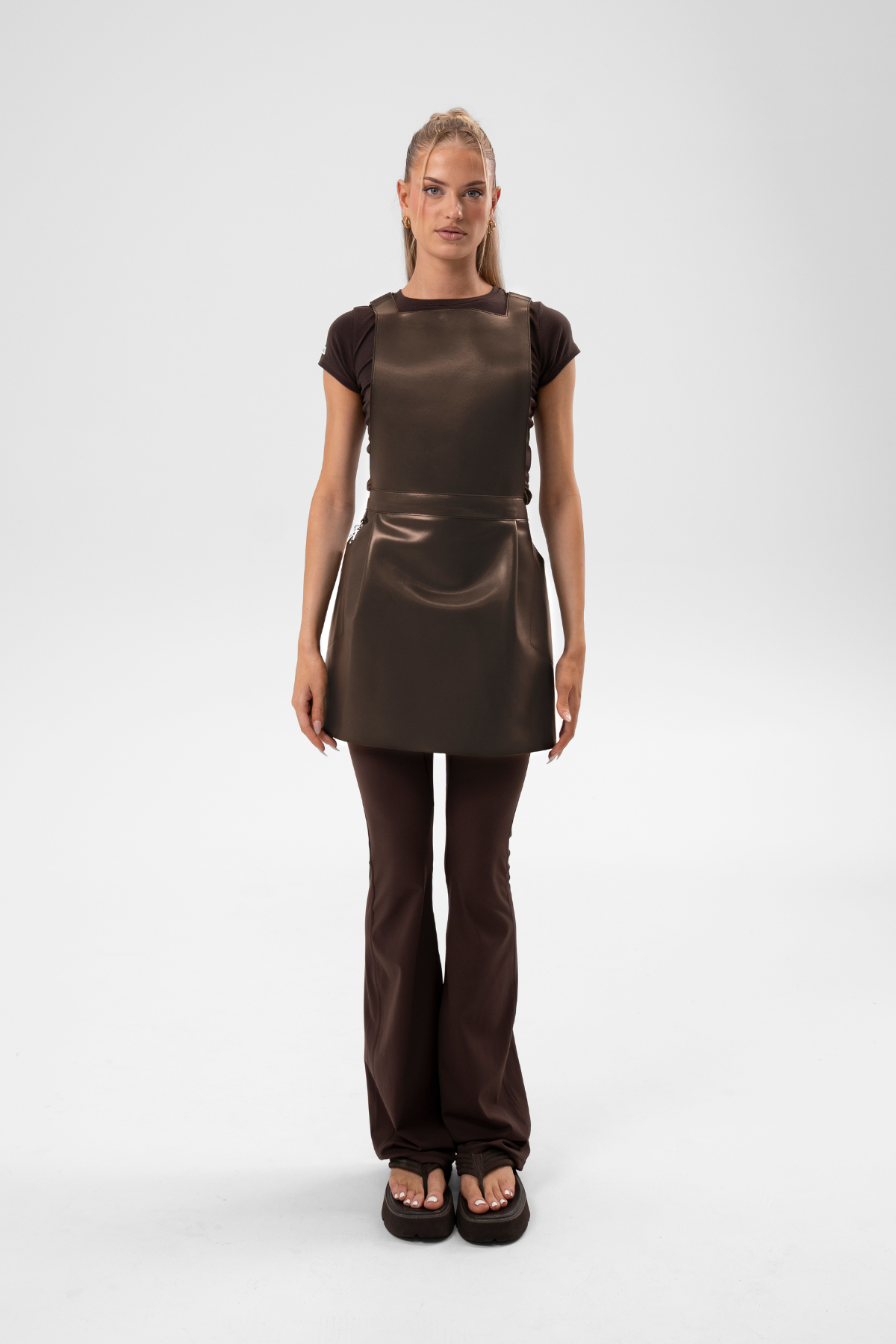 Ape the Label | Pinny Apron - Choc 