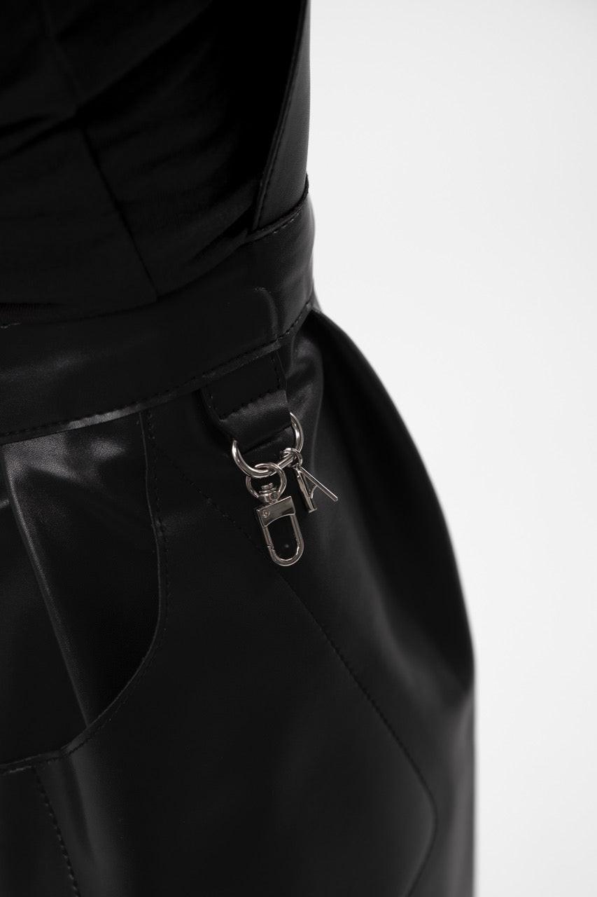 The Pinny Apron in Black — salon apron | Ape the Label