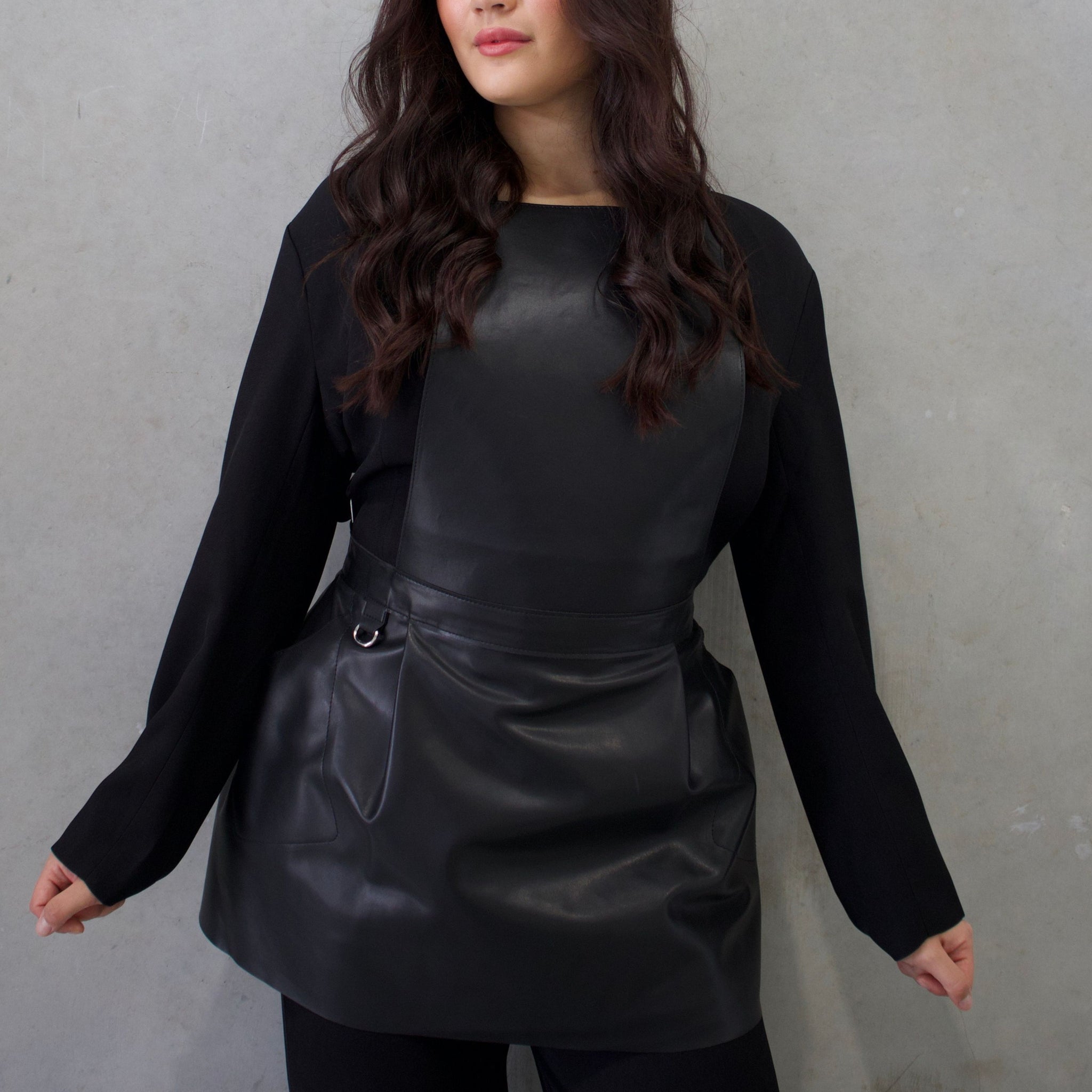 The Pinny Apron - Black Leather