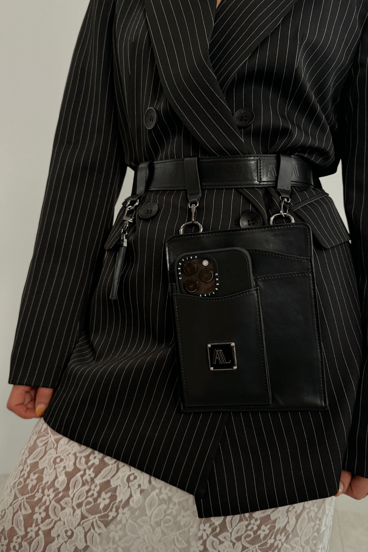 Dual Pouch Set.